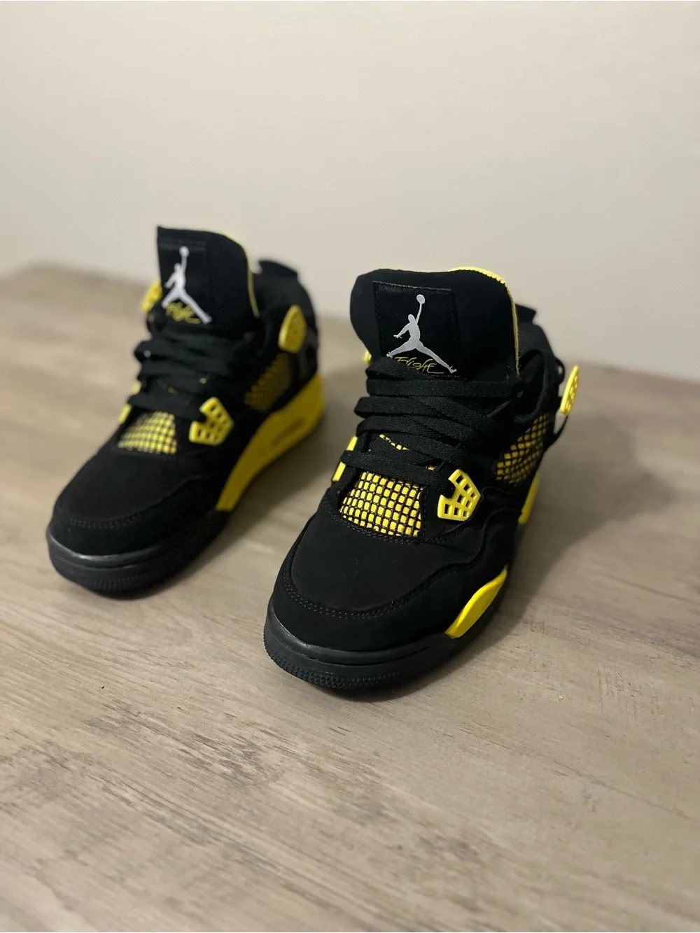 Air Jordan 4 retro “Thunder” Sneakers